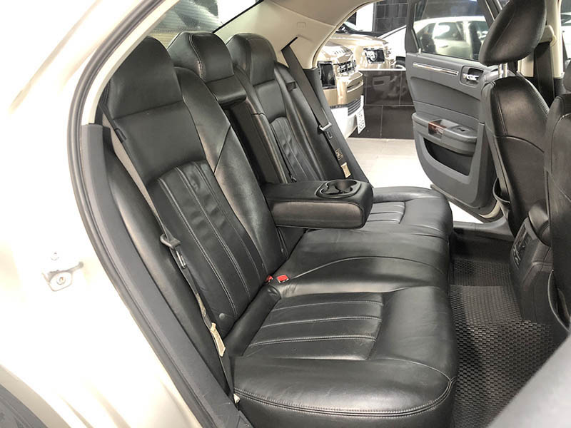 nội thất Chrysler 300c