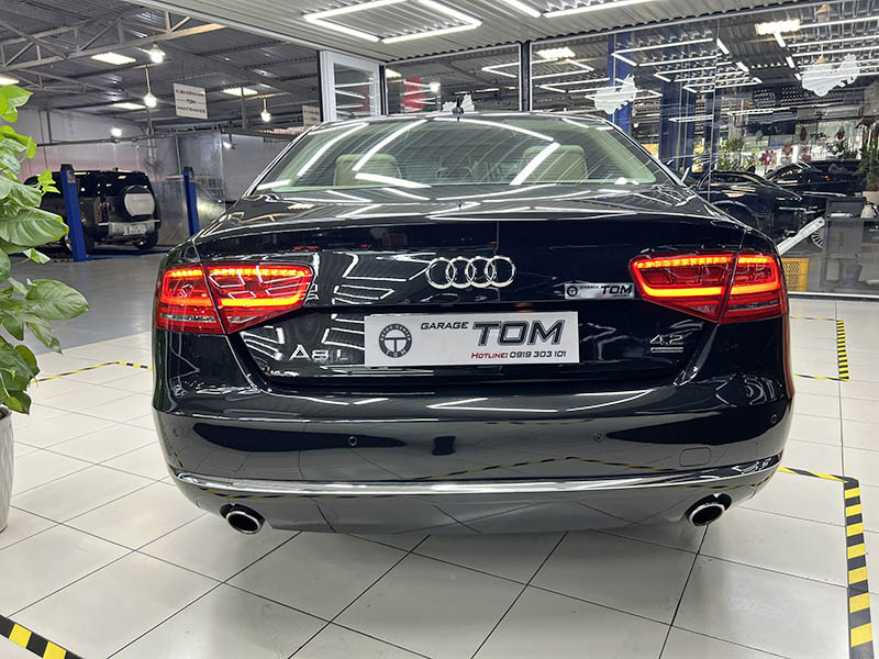 đuôi xe audi a8l