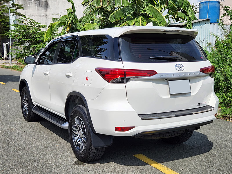 gia xe fortuner 2020